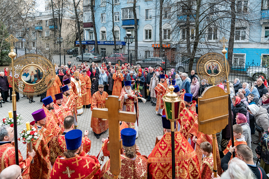 Божественная литургия в Преображенском соборе города Люберцы